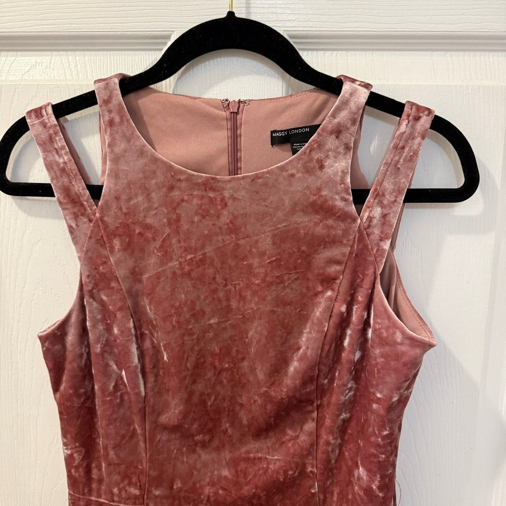 Maggy London Crushed Velvet Frosted Pink Sleeveless Cut-out fitted mini dress 8 - Picture 2 of 8